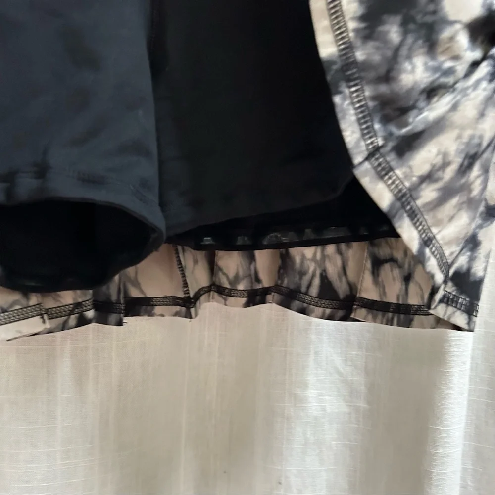 Lululemon Run: Pace Setter Skirt size 6 Great Granite Black Mojave Tan